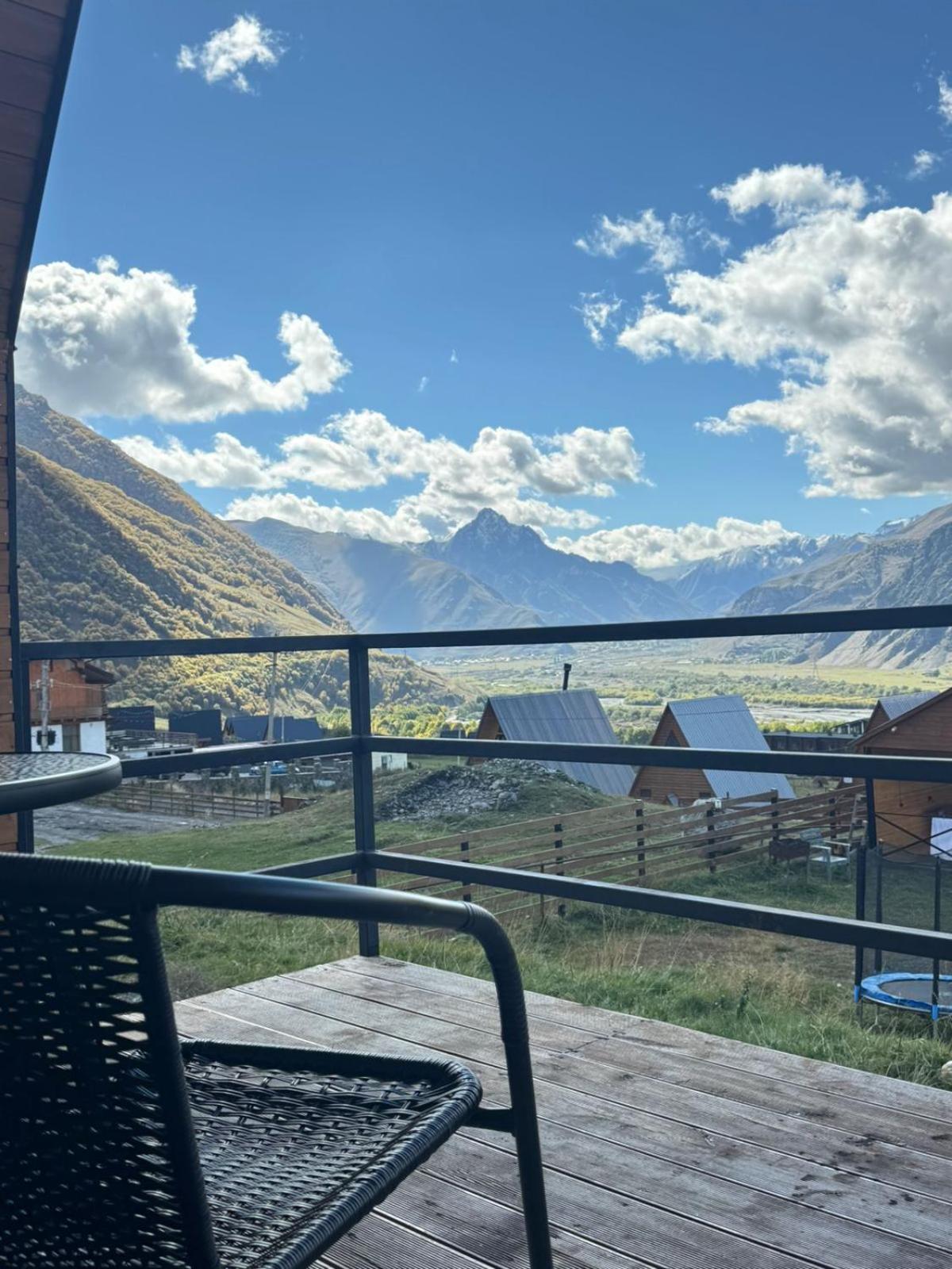 Misty Rocks Kazbegi Apartment Ngoại thất bức ảnh